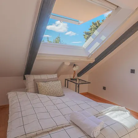 Luxattic ספליט