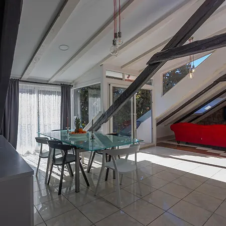 Luxattic ספליט