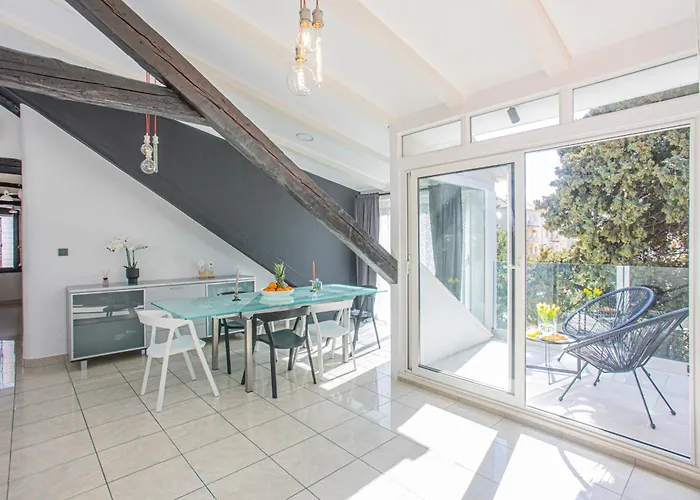 Luxattic * 스플리트