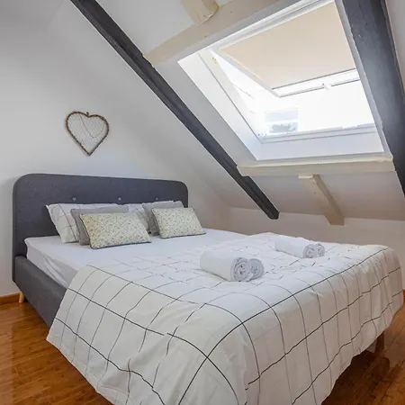 Luxattic Apartment Split